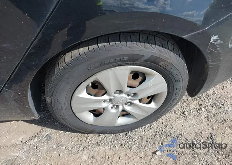 2015 Kia Forte Lx z USA, uszkodzony, nr VIN KNAFK4A68F5418622